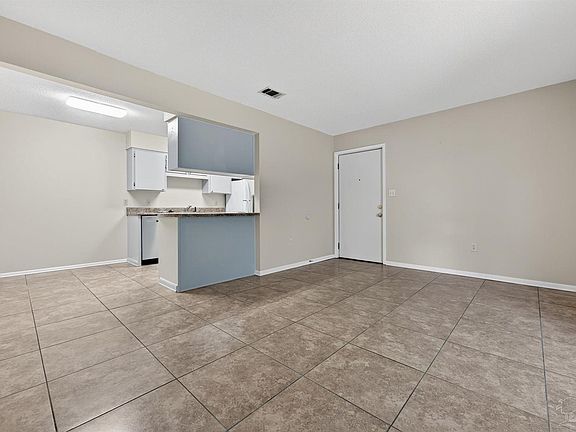 5th image of 700 Palm Blvd N #D