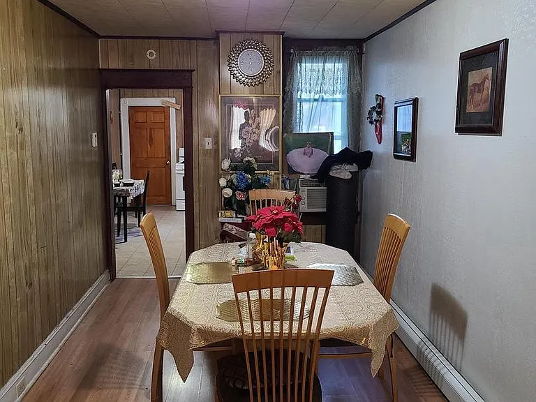 140 Jersey St — Photo 2