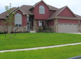 4018 Pheasant Dr, Cedar Falls, IA 50613
