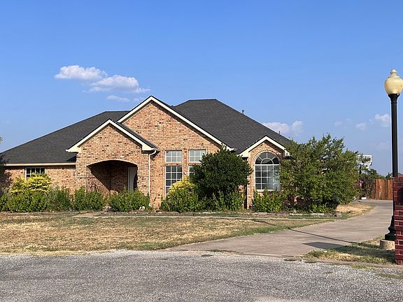 2nd image of 411 Blackmon Trl