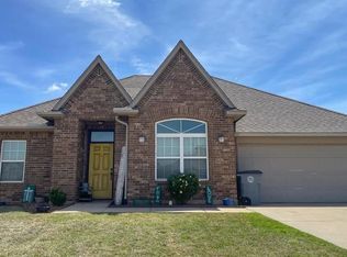 2408 SW Edinburough Dr, Lawton, OK 73505