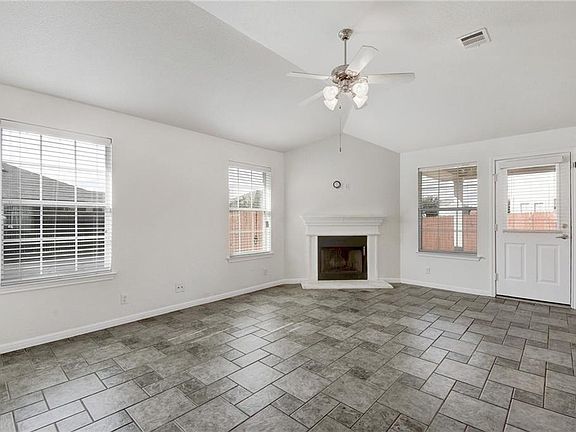 4th image of 19000 Keeli Ln