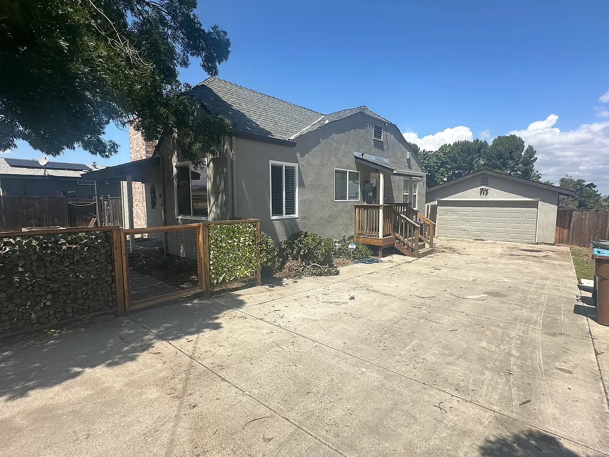 Building Photo - 3339 Oakley Rd