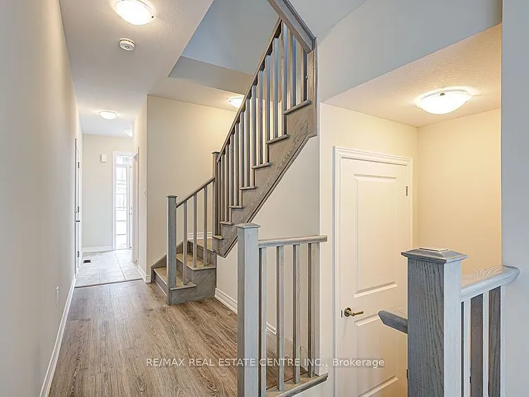 100 Hollywood Ct #49 — Photo 6