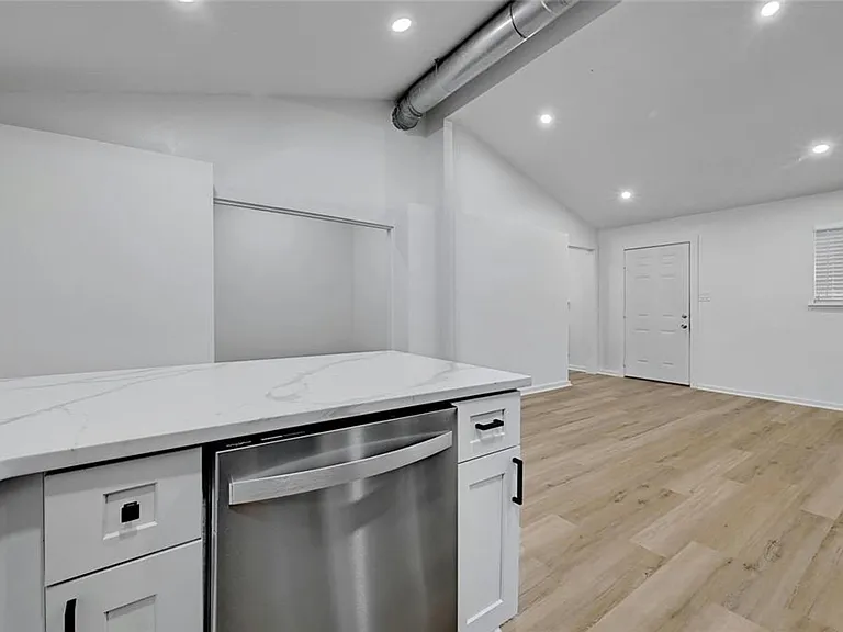 1911 David St — Photo 15