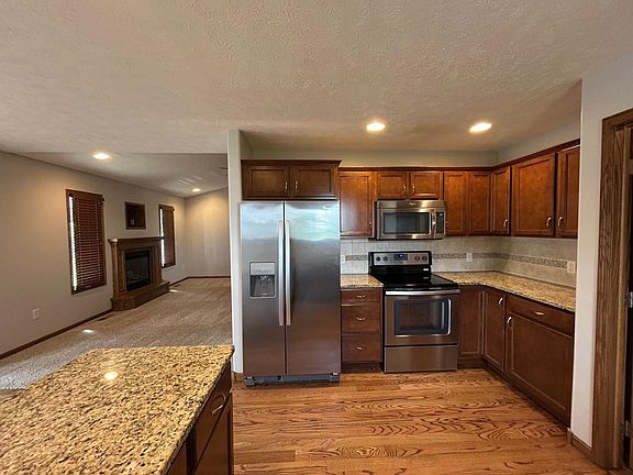 4th image of 5610 Eastbrooke Dr #1