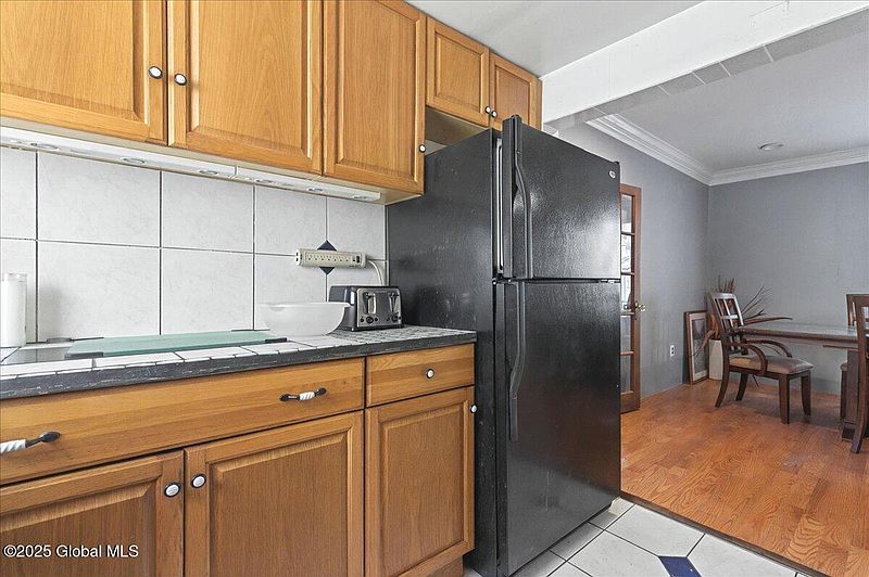5th image of 296 Washington Street