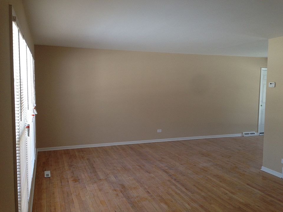 1st image of 701 Lexington Dr