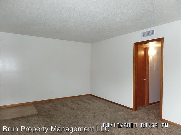5th image of 2716 Holbrook Dr APT 4