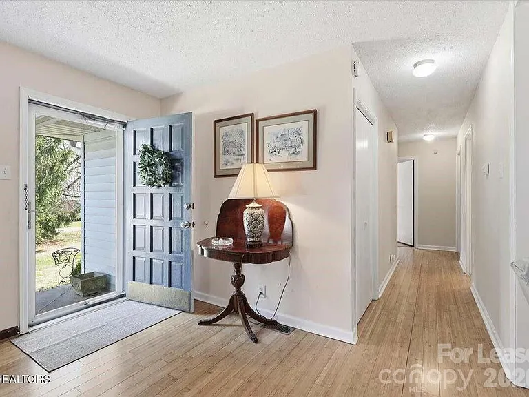 853 Walker Rd — Photo 11