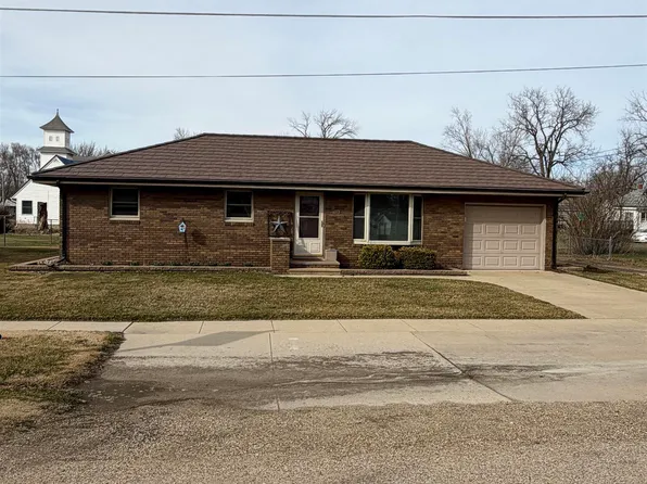 203 Benton St E, Hazleton, IA 50641