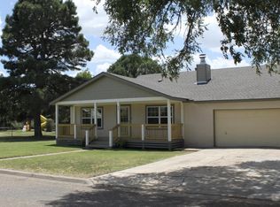 907 Charles Ave, Panhandle, TX 79068