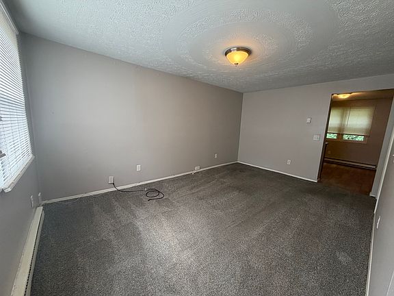 2nd image of 25 6th St #B
