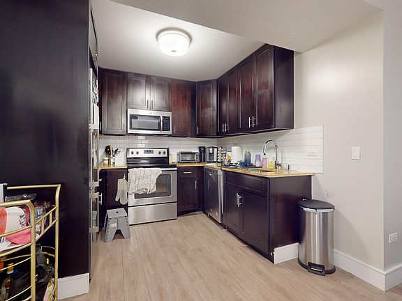 4th image of 237 E 34th St APT 301