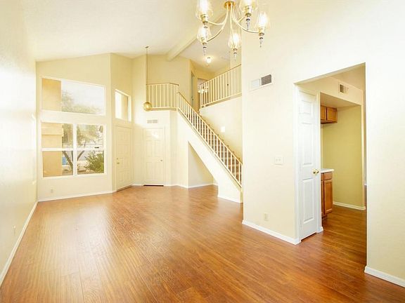 Dining area 1