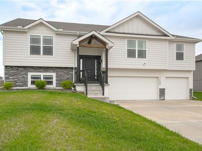 11727 N Laurel Ave, Kansas City, MO, 64157