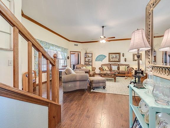 3rd image of 2716 N Hill Ter