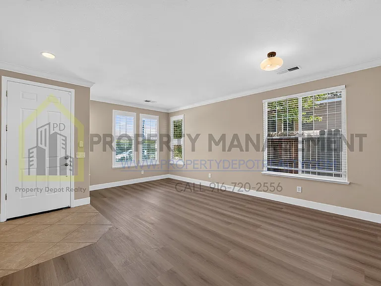 1570 Charm Way — Photo 9