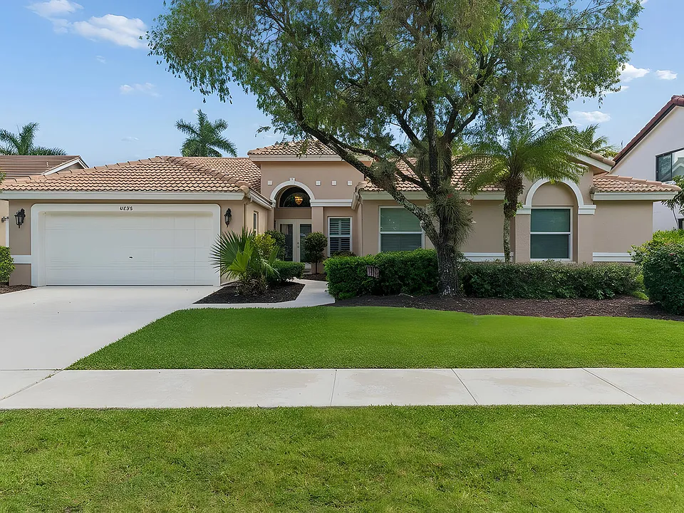 8658 Vista Greens Ct