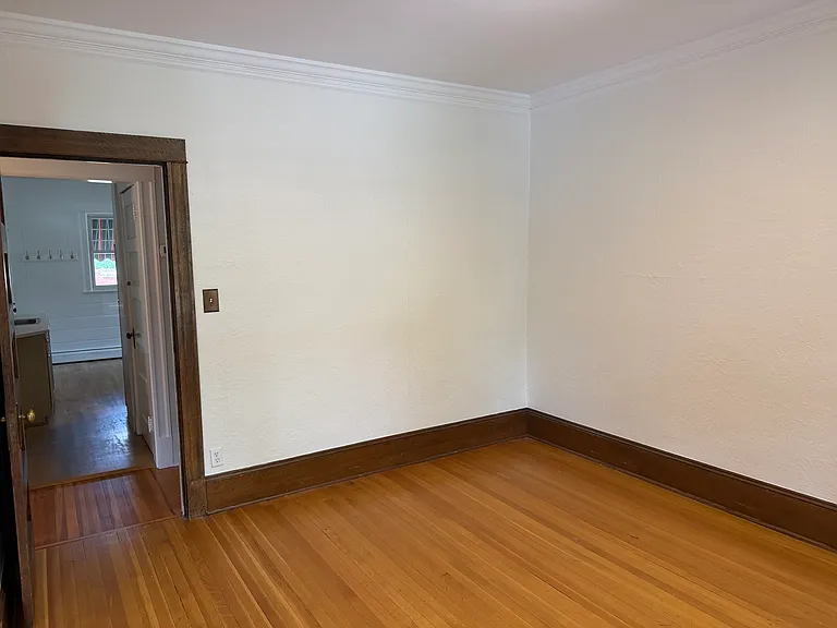 903 Newport St — Photo 9