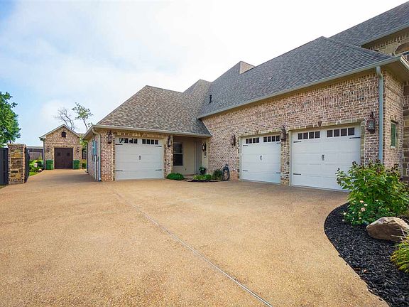 5th image of 118 Bella Terra Dr