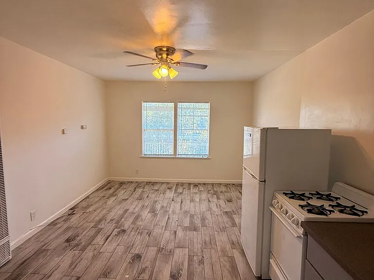 1023 S Osage Ave — Photo 2