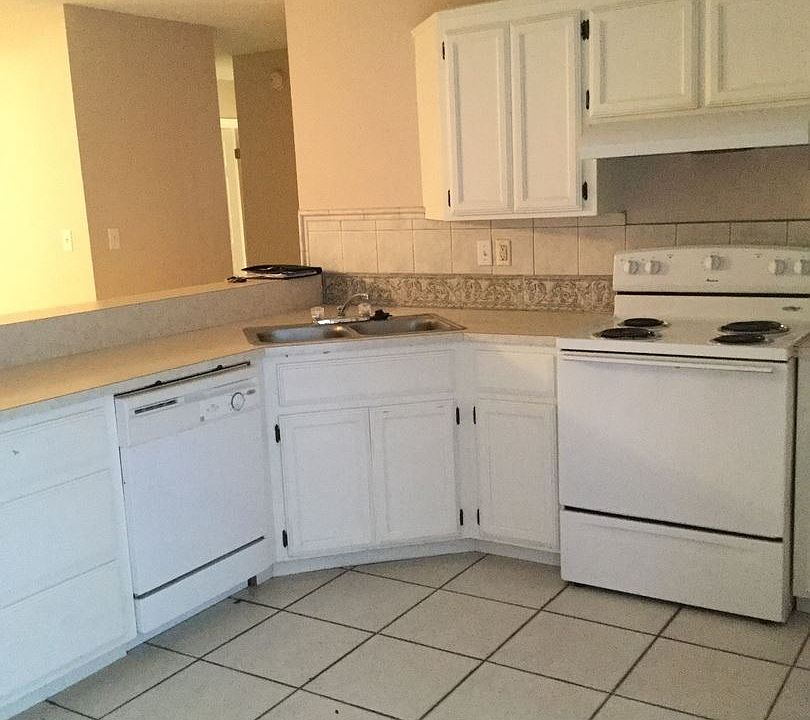 2nd image of 3001 N J St APT 13