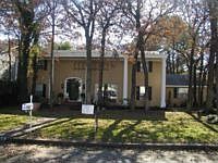 1st image of 2404 Winewood Ln