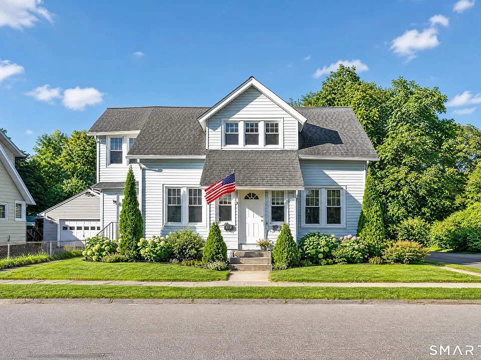 78 Waverly Ave #2