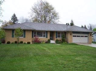 2556 Valley Dr, Saginaw, MI