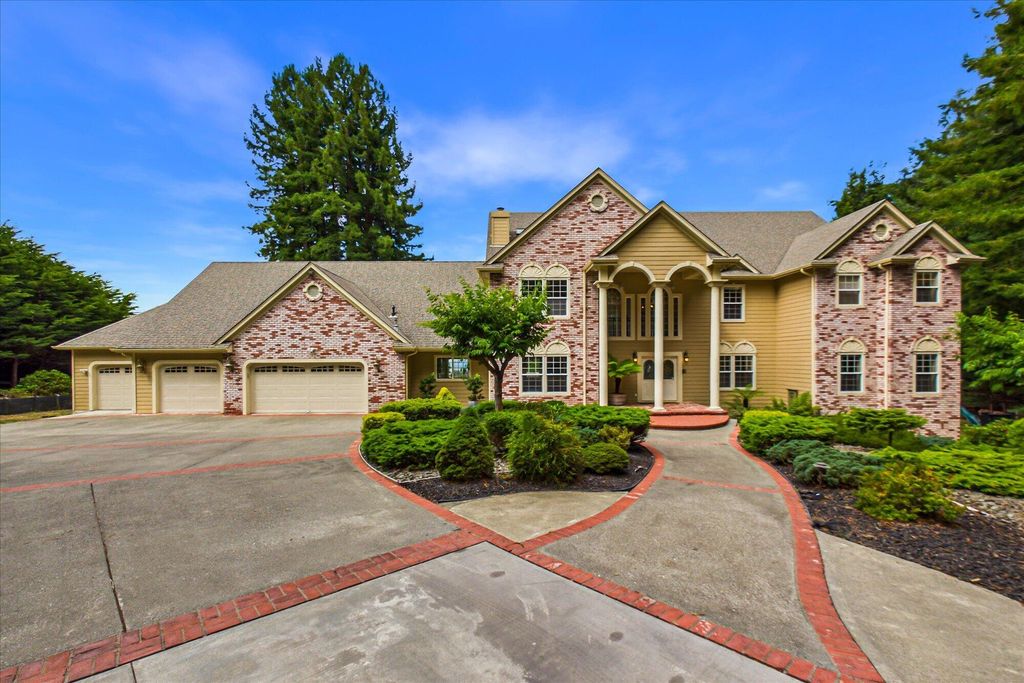 2075 Coffey Lane photo 1