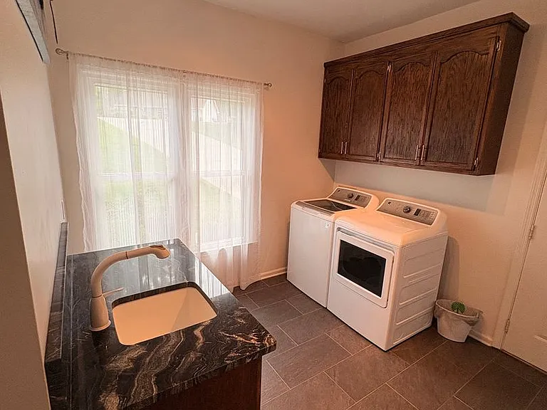 104 N Oak Ridge Dr — Photo 9