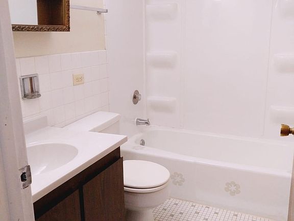 3rd image of 402 Cornell Ave