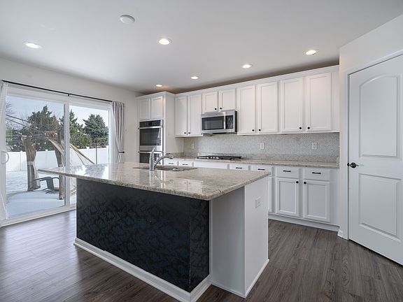 2nd image of 2026 Gleneagles Ln