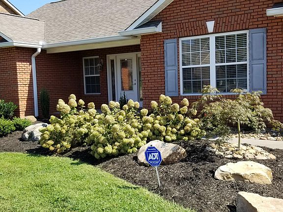 3rd image of 140 Heritage Crossing Dr