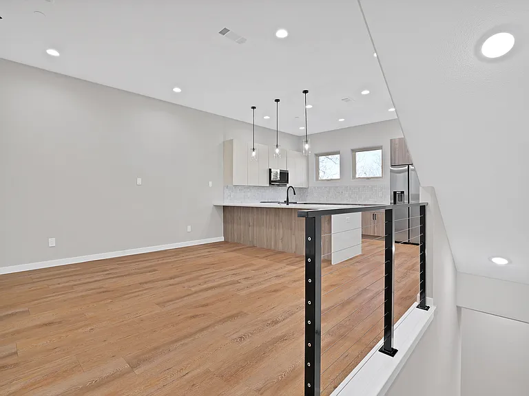 2815 Weisenberger St #201 — Photo 3