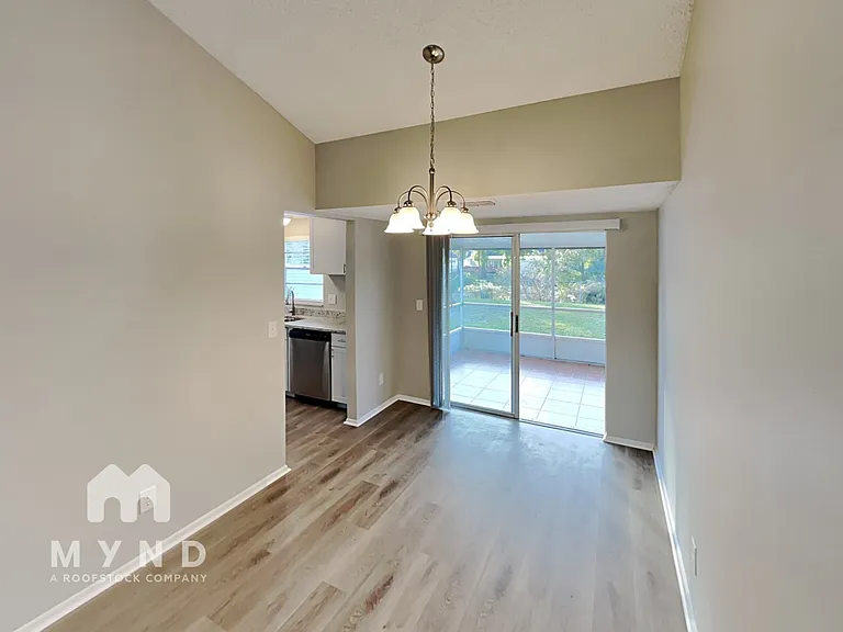 7606 Woodland Oaks Ct — Photo 4