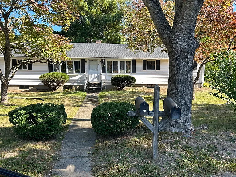 6 Eliot Rd — Photo 1