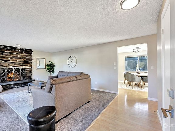 3rd image of 5802 70th Street NE