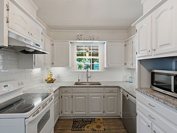 5th image of 2309 Sweetwood Rd