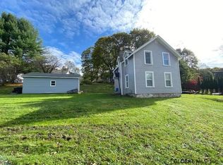 25 Snow St, Hoosick Falls, NY 12090
