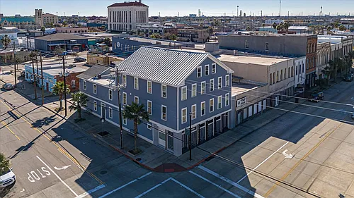 2401 Market St #101 Photo 1