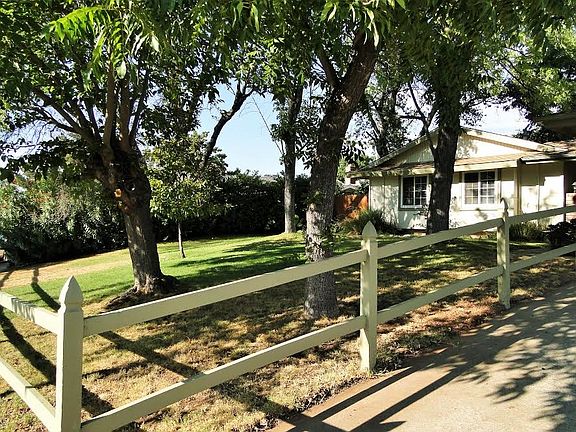 4th image of 5040 Papaya Dr