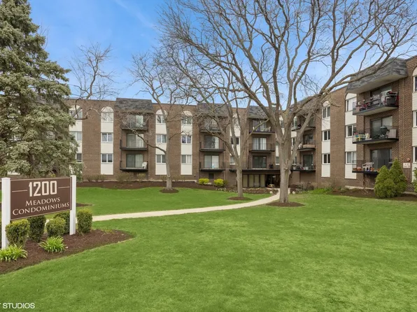 1200 W Northwest Hwy APT 202, Mount Prospect, IL 60056