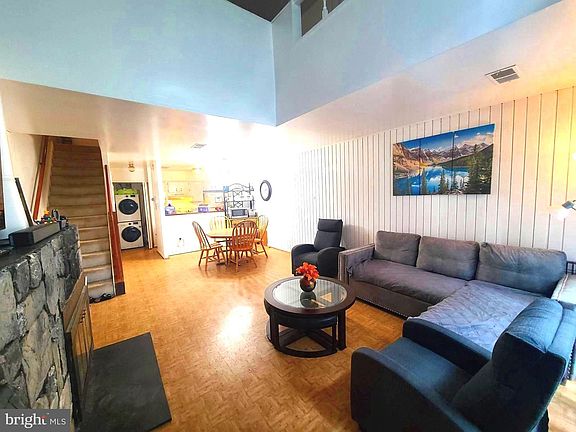4th image of 3805 El Camino Pl #25