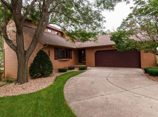 6001 Hillsboro Ln NW, Rochester, MN 55901