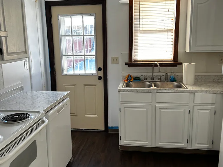 1329 Walnut Dr — Photo 6