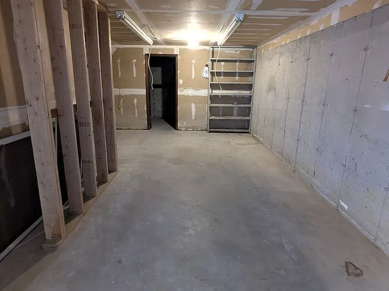 446 Perkins Ave — Photo 12