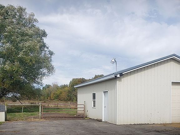 Pole barn/pasture gate