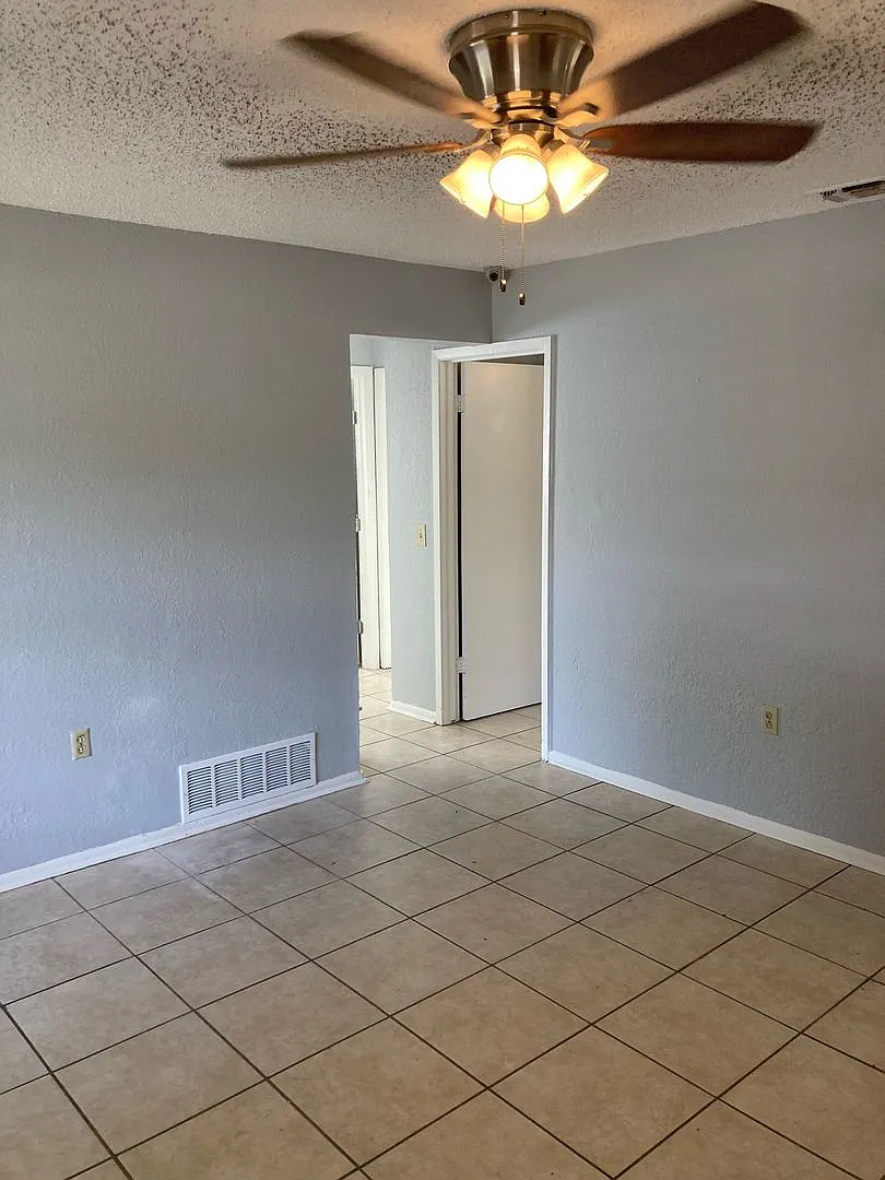 Building Photo - 4426 Avenida Prima St